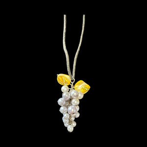 3/20🥳 Pearl Cluster Pendant Necklace – Yellow Floral Accent Statement Jewelry